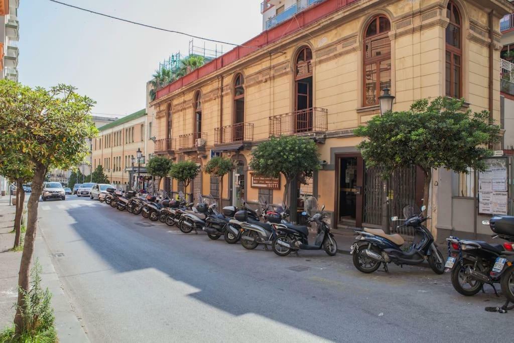 Apartament Bilocale In Centro Salerno Zewnętrze zdjęcie